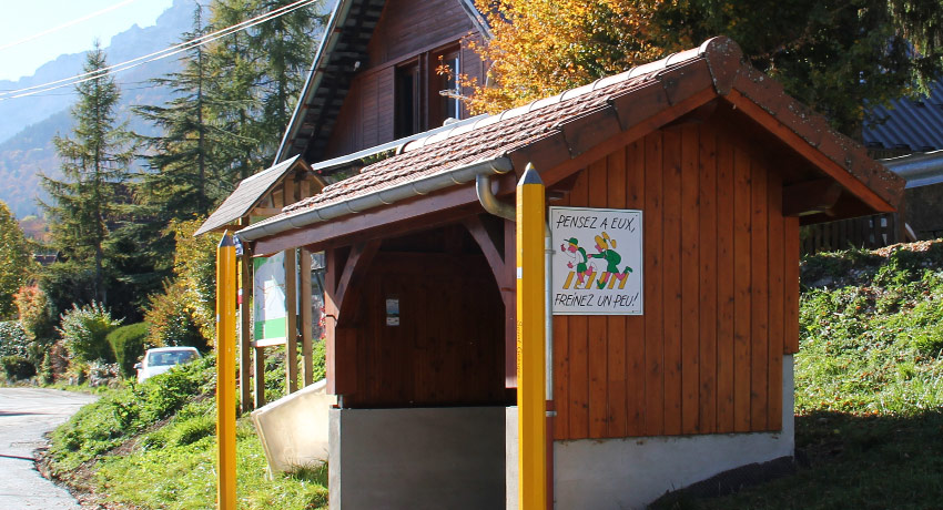 Le hameau de la Vieille Église s’équipe d’un abribus